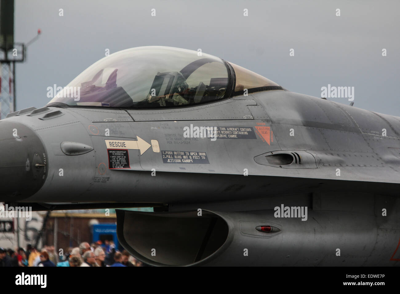 Primo piano del cockpit di un F16 fighterjet Foto Stock