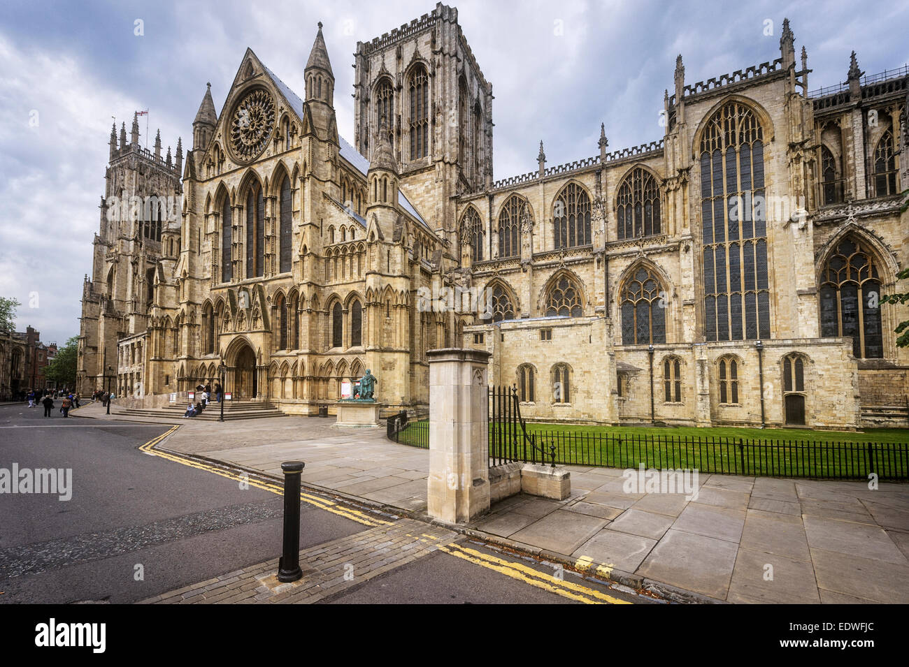 York Minster - sud della facciata del Duomo con il rosone sul transetto sud Foto Stock