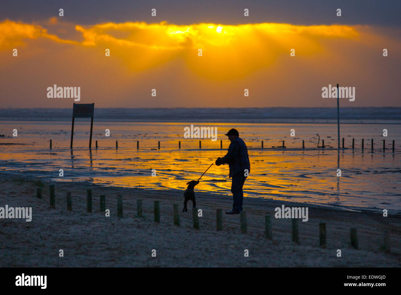 Southport, Merseyside Regno Unito 10 Gennaio, 2014. Formby spiaggia tramonto vicino Ainsdale Credito: Mar fotografico/Alamy Live News Foto Stock