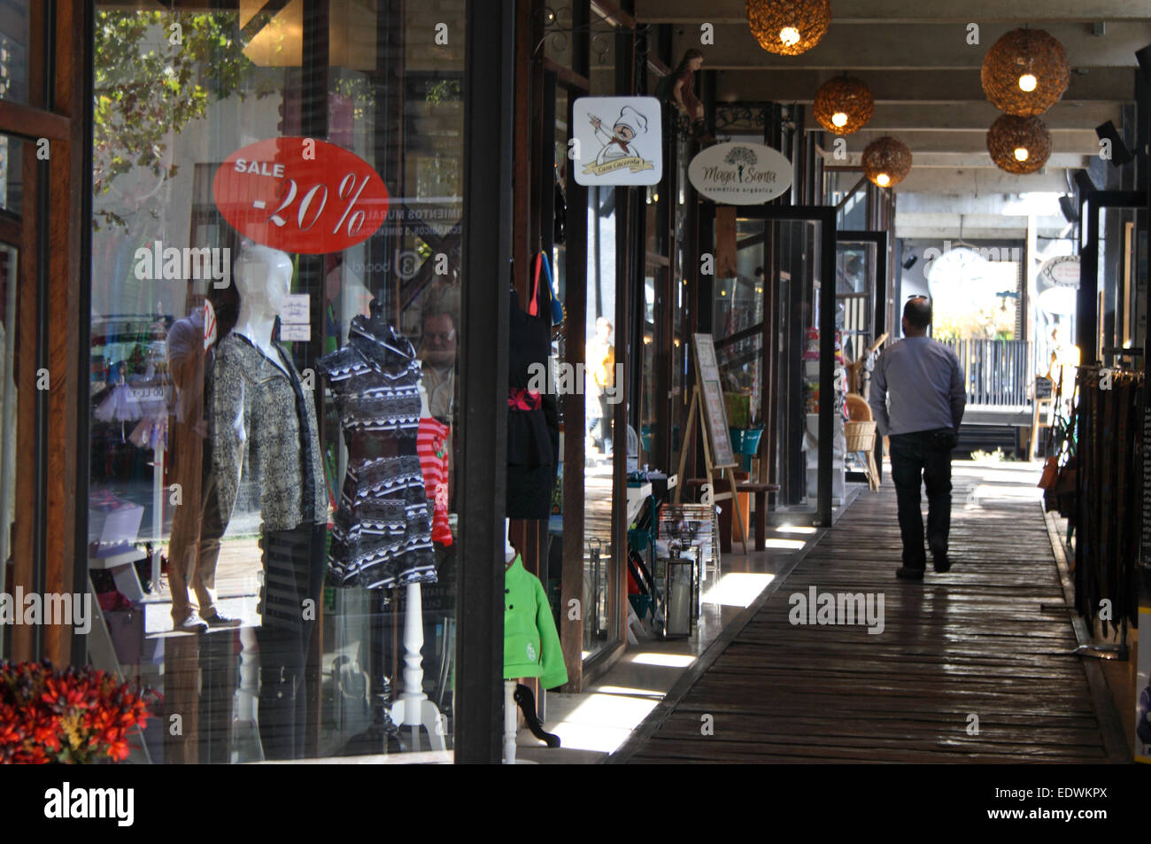 Una galleria per lo shopping sulla Avenida Italia, nel quartiere alla moda di Barrio Italia area di Santiago del Cile. Foto Stock
