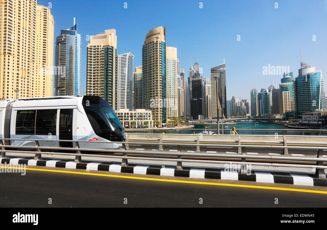 Tram di Dubai in Dubai Marina - lancio il Nov 14 Foto Stock