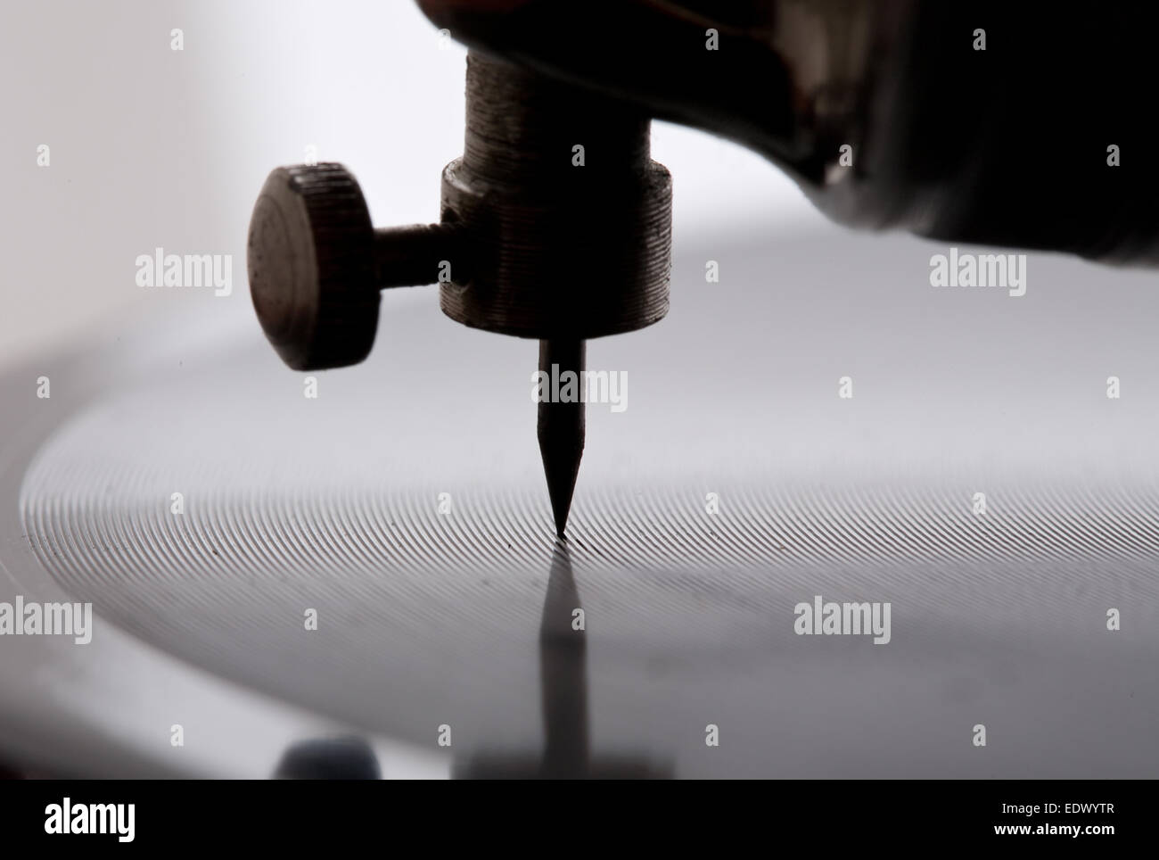Vecchio grammofono ago closeup riproduzione di dischi in vinile Foto Stock