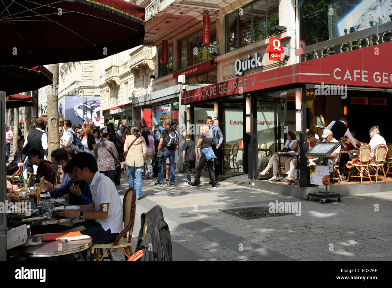 Parigi, Avenue des Champs Élysées, cafe George V Foto Stock