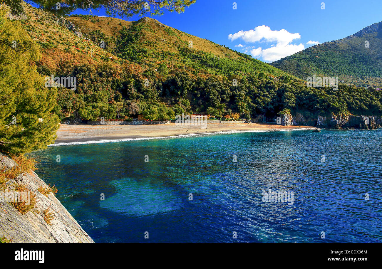 Piccola Spiaggia Immersa Nella Costiera Tirrenica Di Maratea