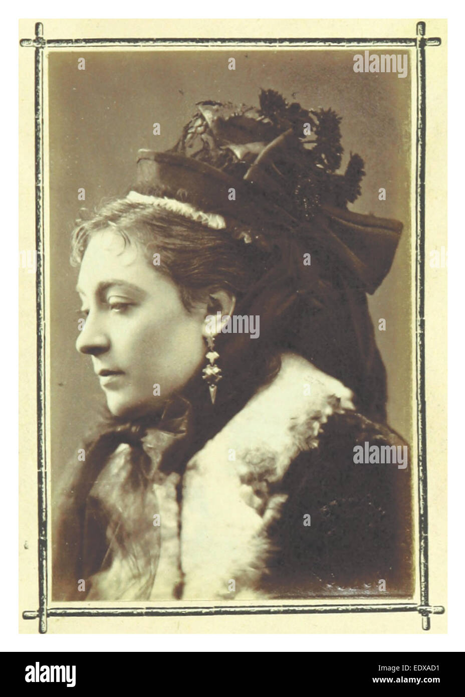 Un'illustrazione del 1876 da *illustrazioni di Londra*, raffigurante una scena a Londra con soggetto sconosciuto, probabilmente catturando la vita quotidiana, il paesaggio urbano, o eventi notevoli nella Londra vittoriana. Foto Stock