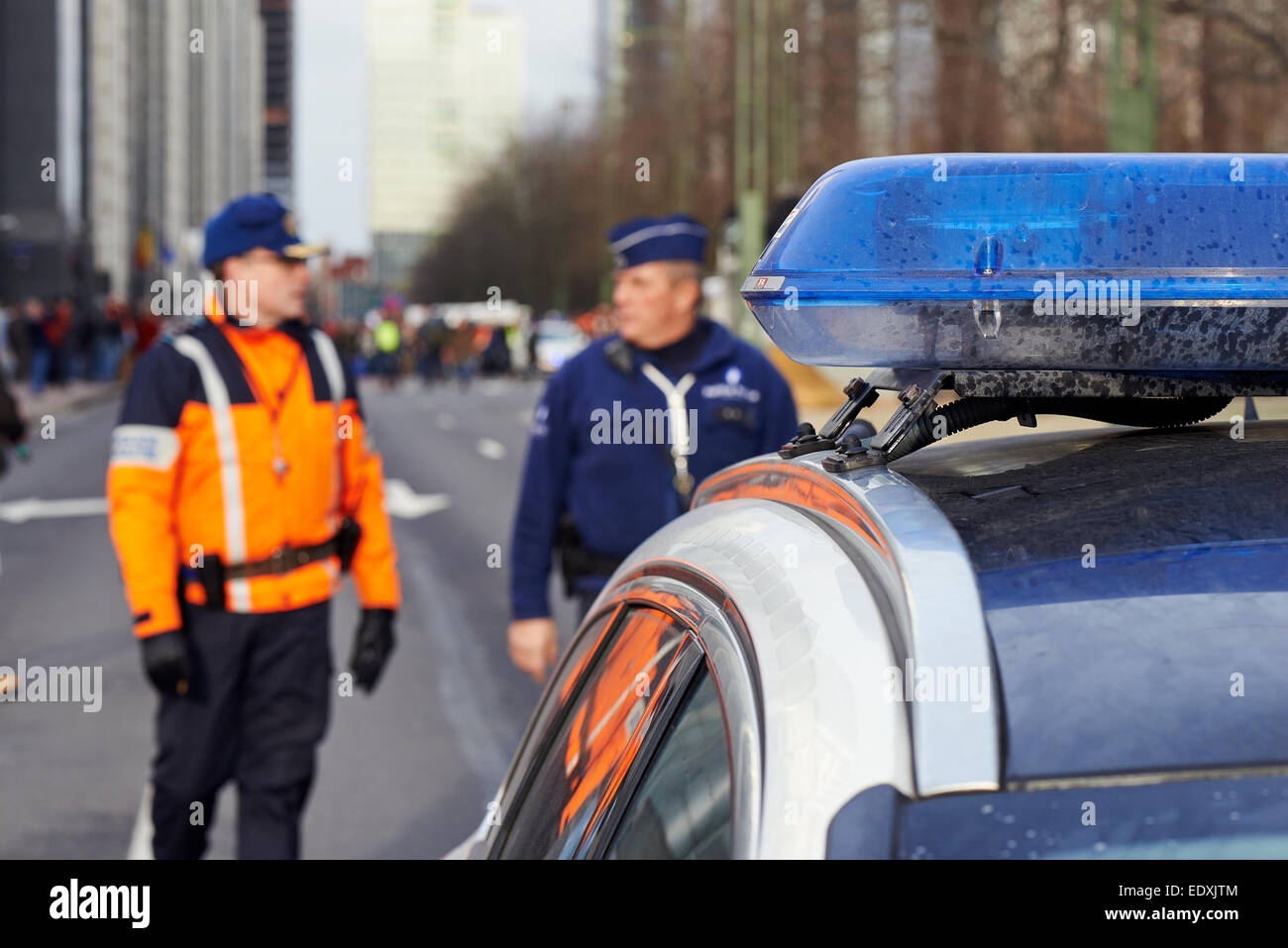 Bruxelles, Belgio. Xi gen, 2015. I servizi di polizia sono pronti a garantire la sicurezza della manifestazione di Bruxelles contro il terrorismo e il supporto per la libertà di parola dopo gli attacchi contro il settimanale Charlie. Credito: Bombaert Patrick/Alamy Live News Foto Stock