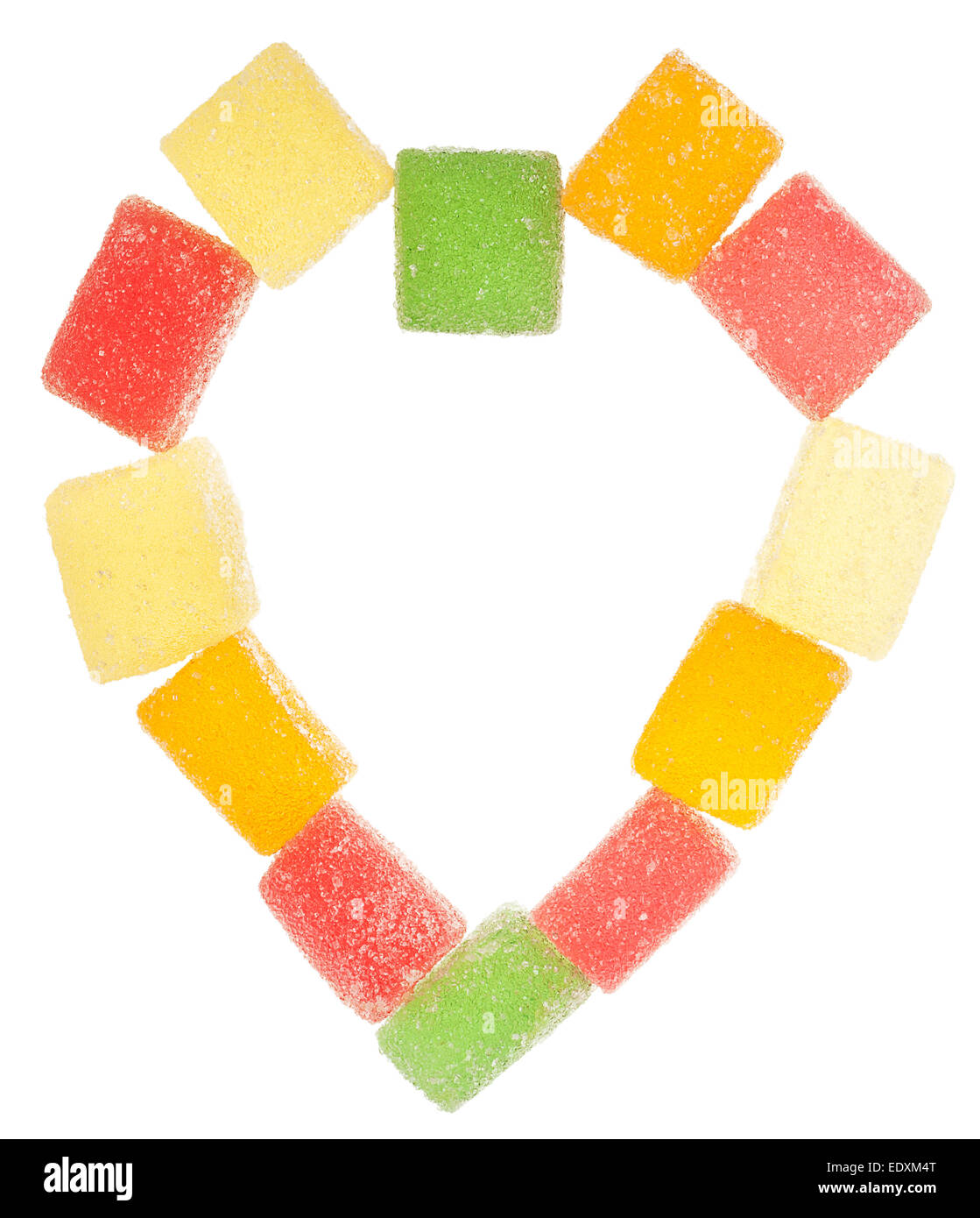 Cuore colorato fatto di caramelle jelly isolati su sfondo bianco Foto Stock