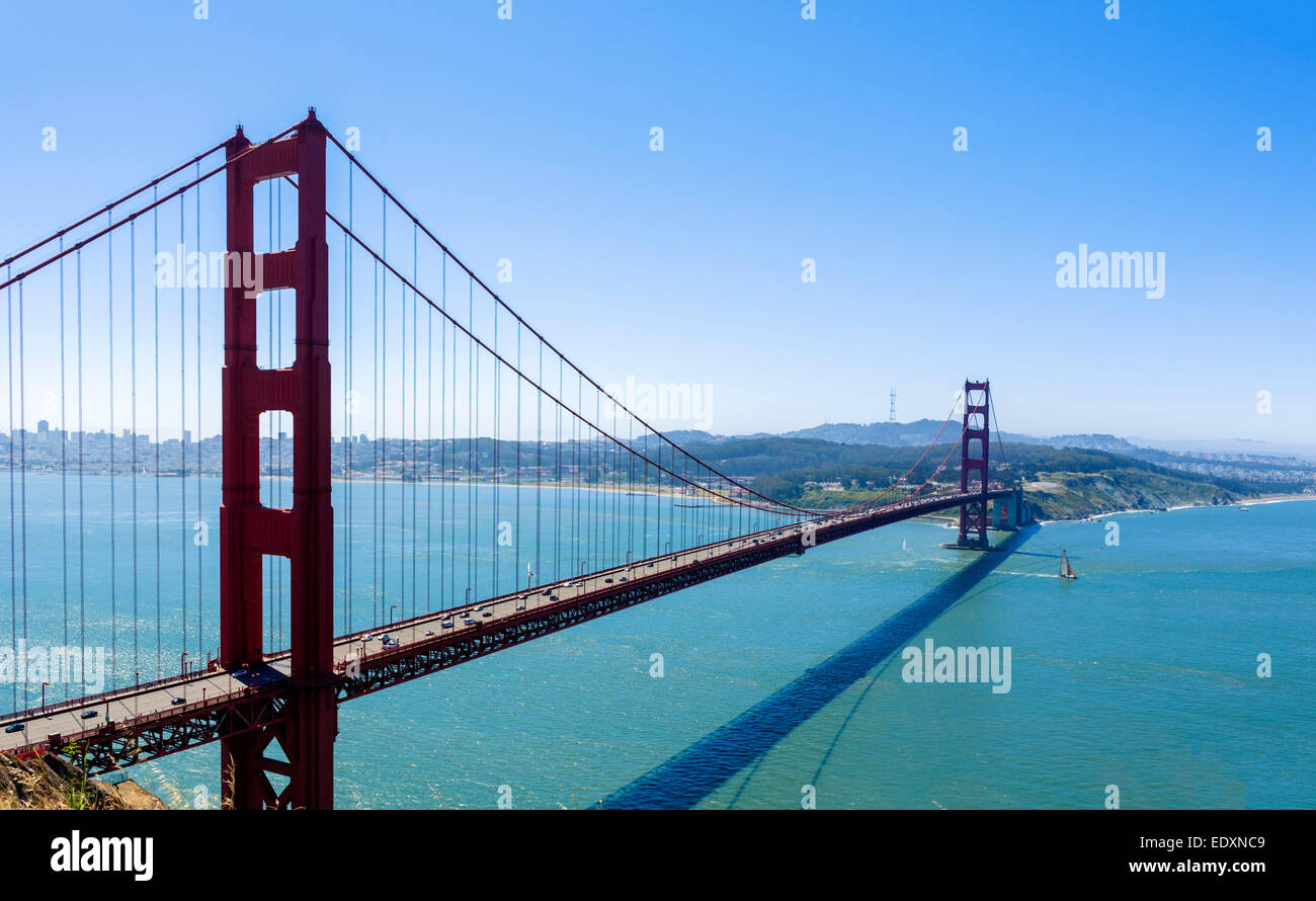 Golden Gate Bridge dalla batteria Spencer sui Promontori Marin, San Francisco, California, Stati Uniti d'America Foto Stock