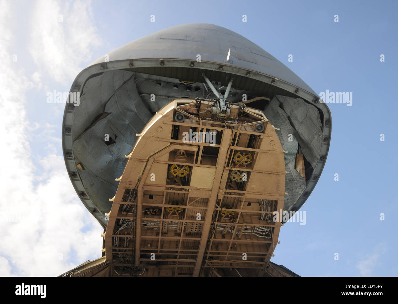 Aprire il naso gigante cargo militare jet C-5 Galaxy Foto Stock