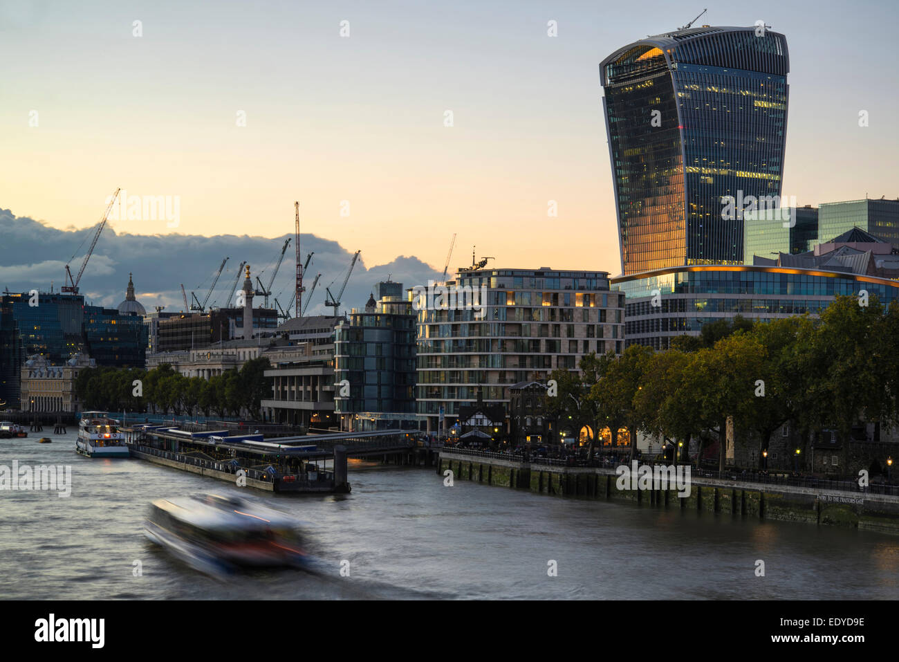 Skyline serale immagine di panorama della città di Londra. Foto Stock