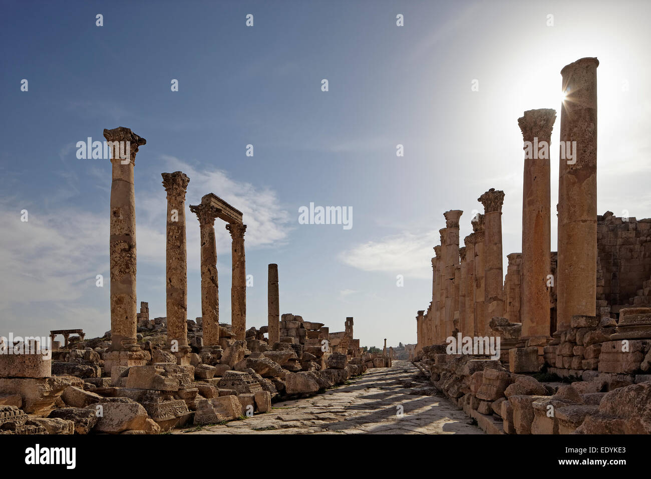 Strada principale Cardo Maximus, colonne, antica città romana di Jerash, parte della Decapoli, Jerash Jerash, Governatorato, Giordania Foto Stock