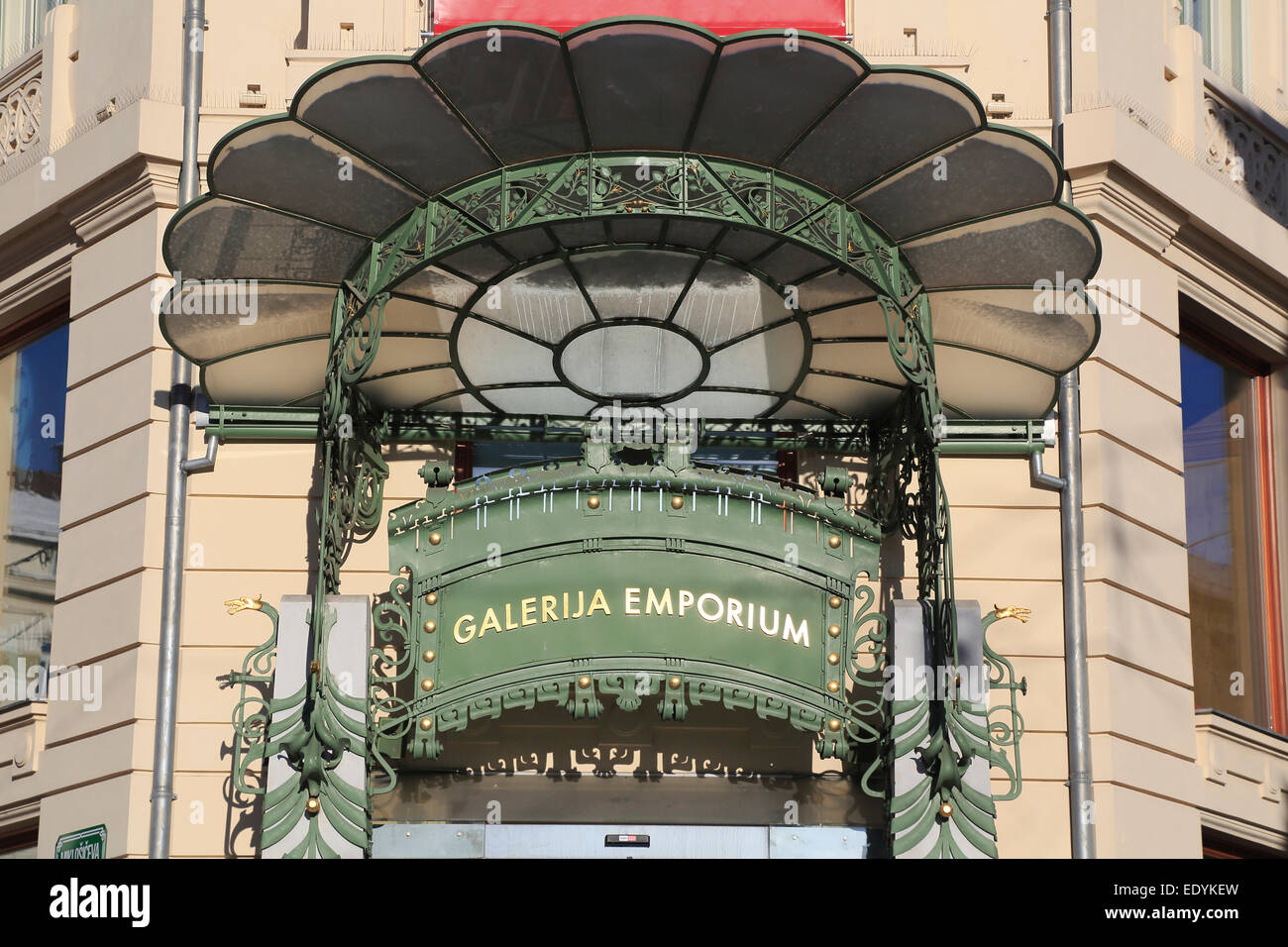 Galerija Emporium, edificio Art Nouveau sulla piazza Presernov, Lubiana, Slovenia Foto Stock