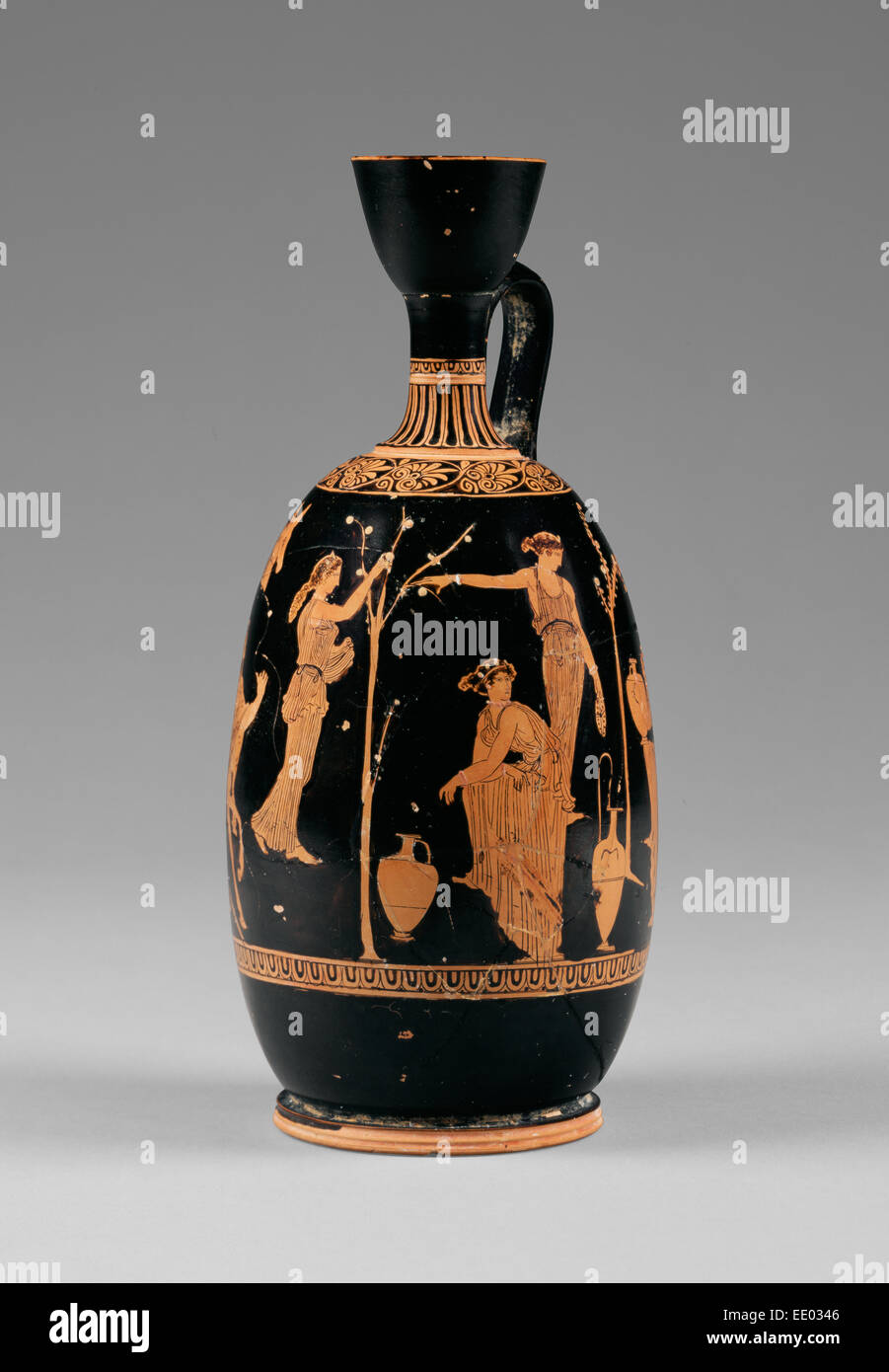 Attico Red-Figure Lekythos; attribuita al circolo di Meidias pittore greco (mansarda), attivo 420 - 390 A.C.; Atene, Grecia, Europa Foto Stock