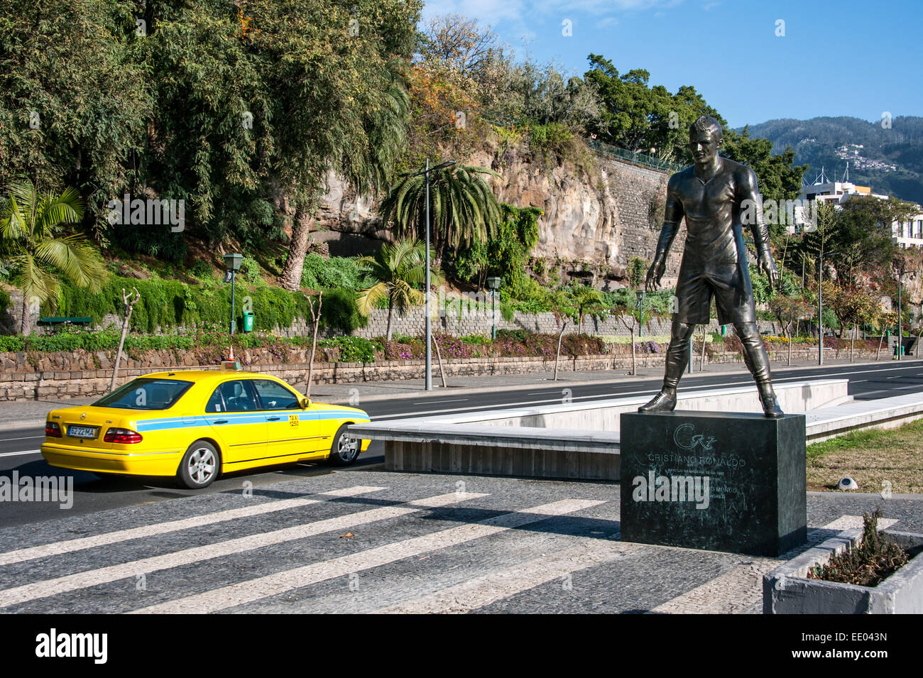 Statua di Cristiano Ronaldo, CR7 (Real Madrid) nel porto della sua città natale di Funchal Madeira. Foto Stock