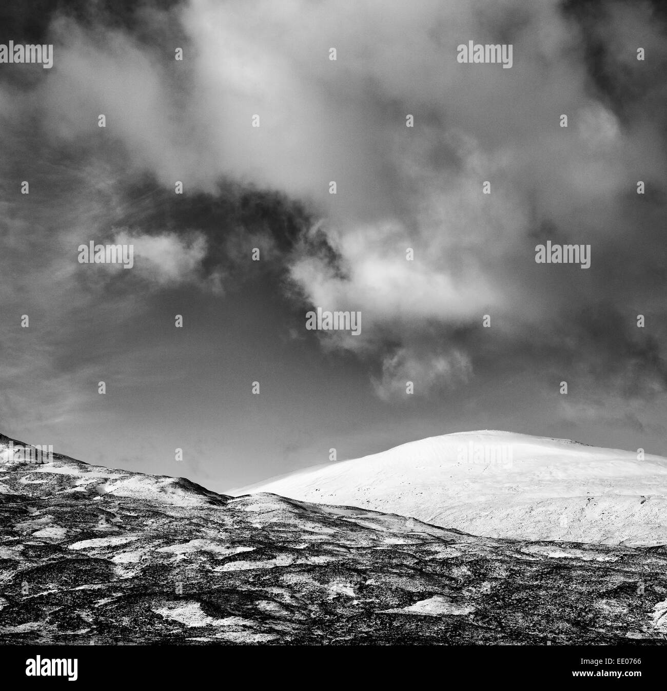 Highlands scozzesi coperto in inverno la neve. Scozia Foto Stock