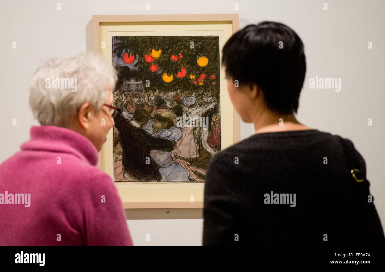 Due donne stand davanti a 'Volksfest in St. Cloud' da Adolf Muenzer alla fiera "prima del modernismo. Arte intorno al 1900 dalla Collezione di Grafica" presso il Museo Sprengel di Hannover, Germania, 11 gennaio 2015. Foto: JULAIN STRATENSCHULTE/dpa Foto Stock