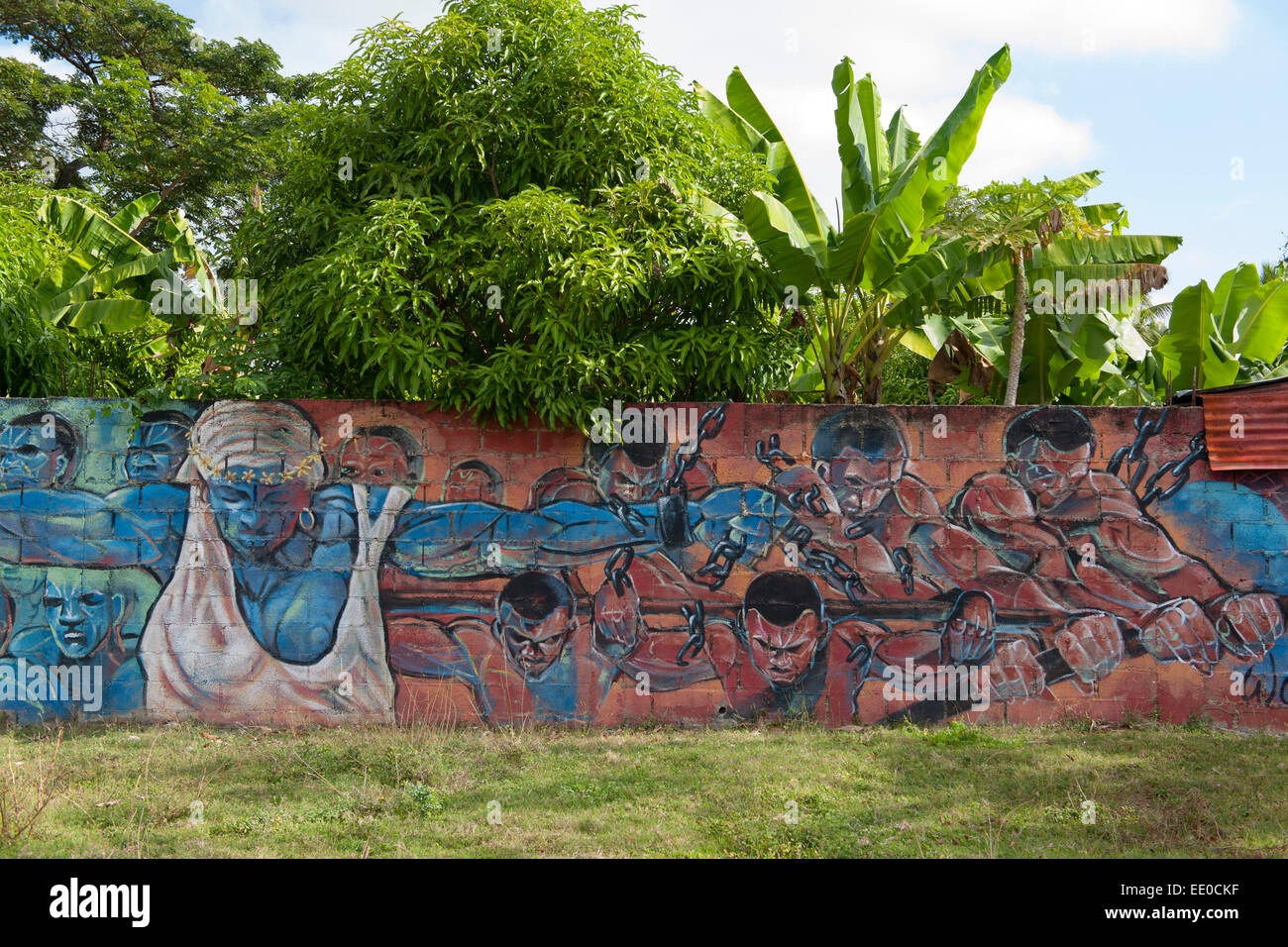 Dominikanische Republik, Südwesten, Boca de Nigua, Ortsteil Villa Maria, Wandmalerei an der alten Zuckerfabrik (Ingenio de Boca Foto Stock