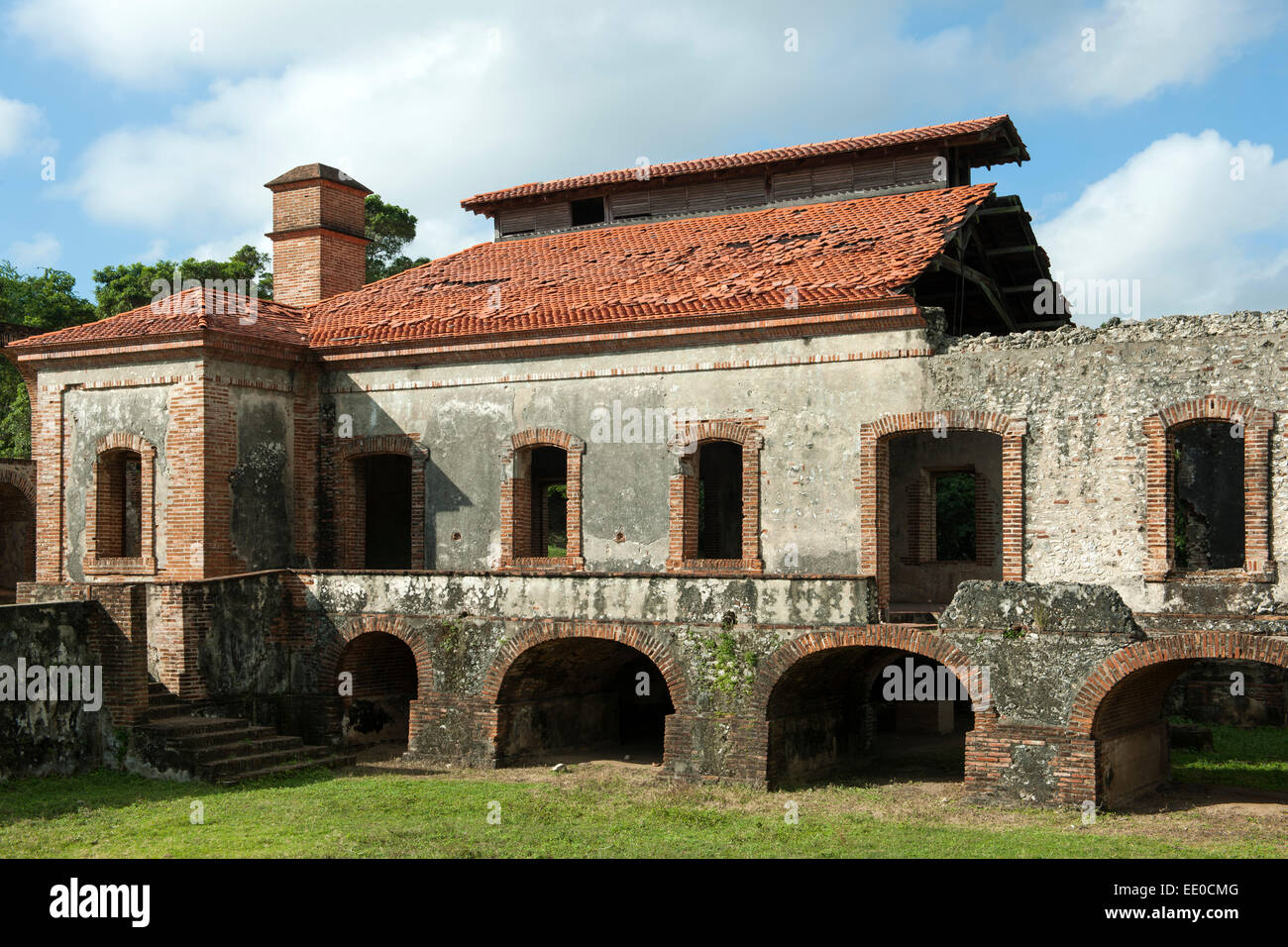 Dominikanische Republik, Südwesten, Boca de Nigua, Ortsteil Villa Maria, Ruinen der alten Zuckerfabrik (Ingenio de Boca Nigua) Foto Stock