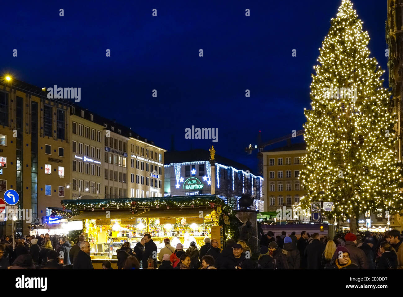 Christkindlmarkt, Weihnachtsmarkt am Münchner Marienplatz, il Mercatino di Natale a Marienplatz a Monaco di Baviera, Germania, il Land della Baviera, Monaco di Baviera, Foto Stock
