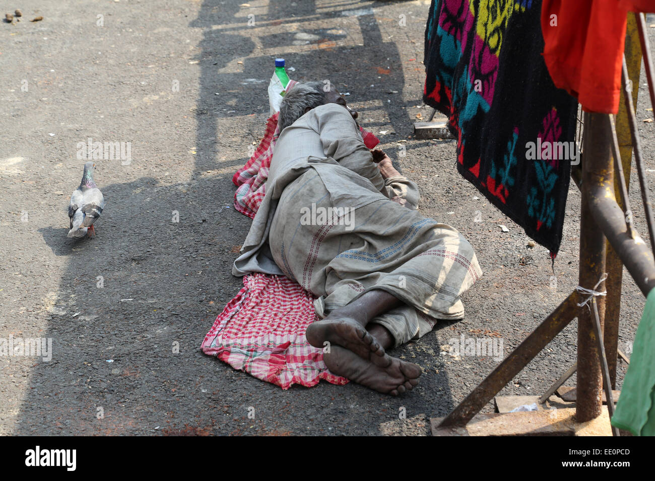 Mendicanti di fronte, Nirmal Hriday Home per i malati e i morenti Destitutes in Kolkata, India Foto Stock