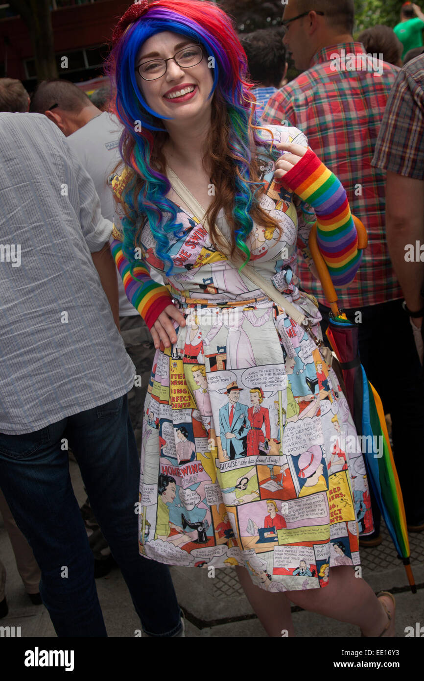 Una giovane donna in posa durante il Gay Pride Festival di Seattle Foto Stock