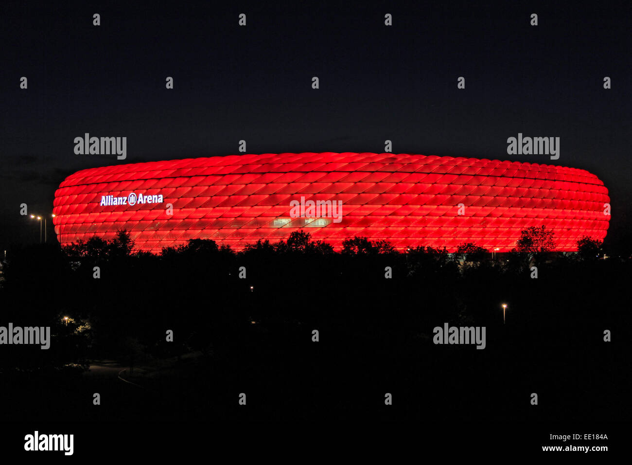 Deutschland, München, Fussballstadion, Allianz Arena, , erbaut 2002-2005, Architekten, Herzog und de Meuron, Covertex Aussenhüll Foto Stock