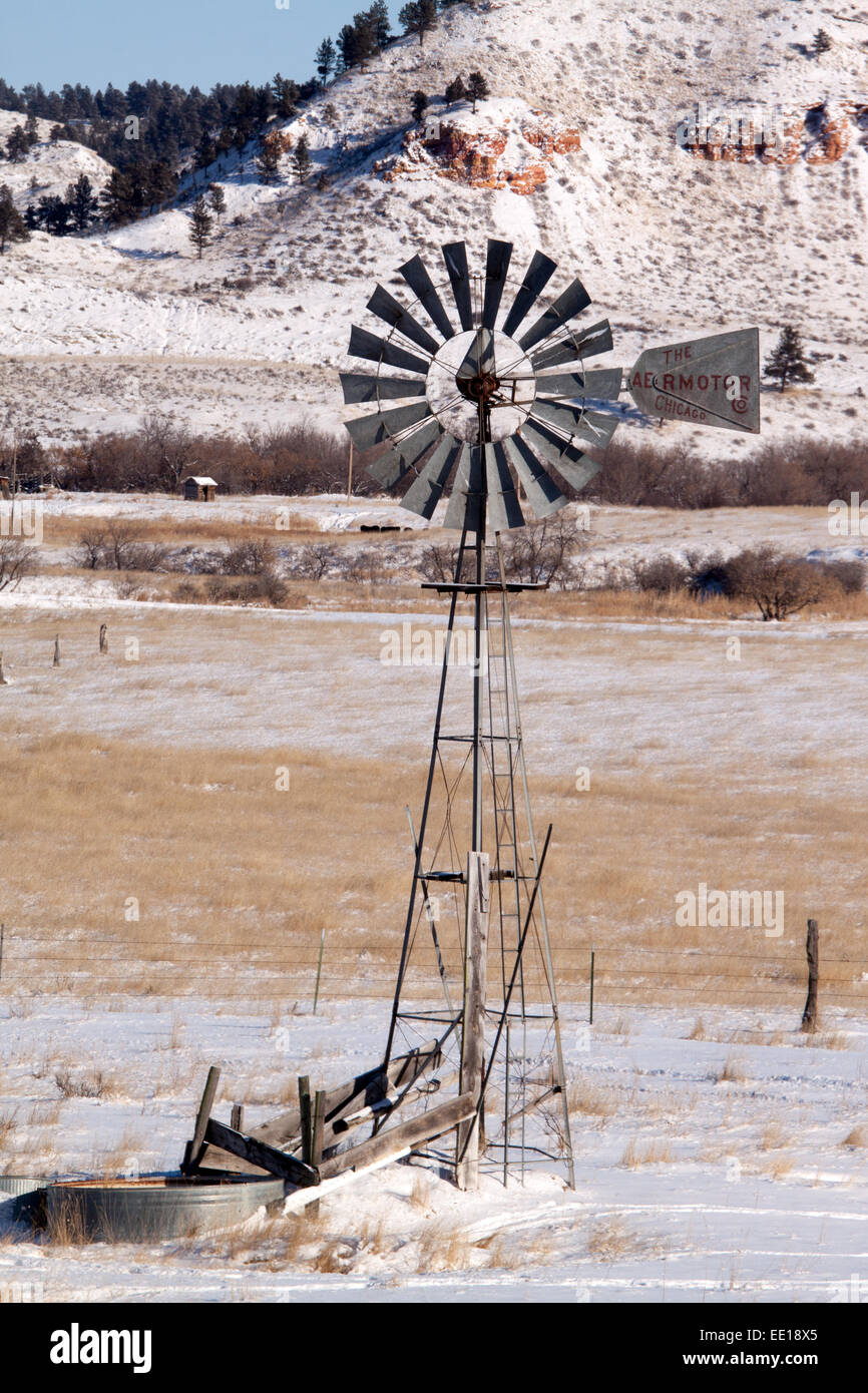 Vecchio mulino a vento ranch nel Montana orientale Foto Stock