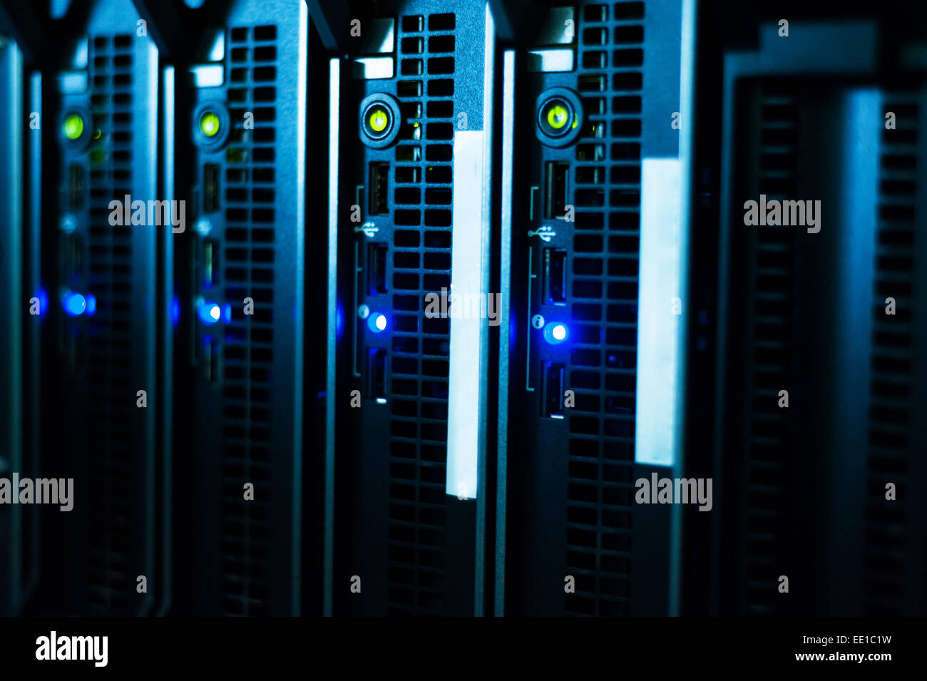 I server di rete nella camera dei dati . Foto Stock