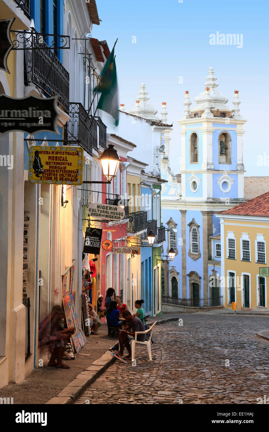 Pelourinho con la Madonna del Rosario della gente nera (Nossa Senhora do Rosario dos Pretos), l'UNESCO, Salvador, Bahia, Brasile Foto Stock