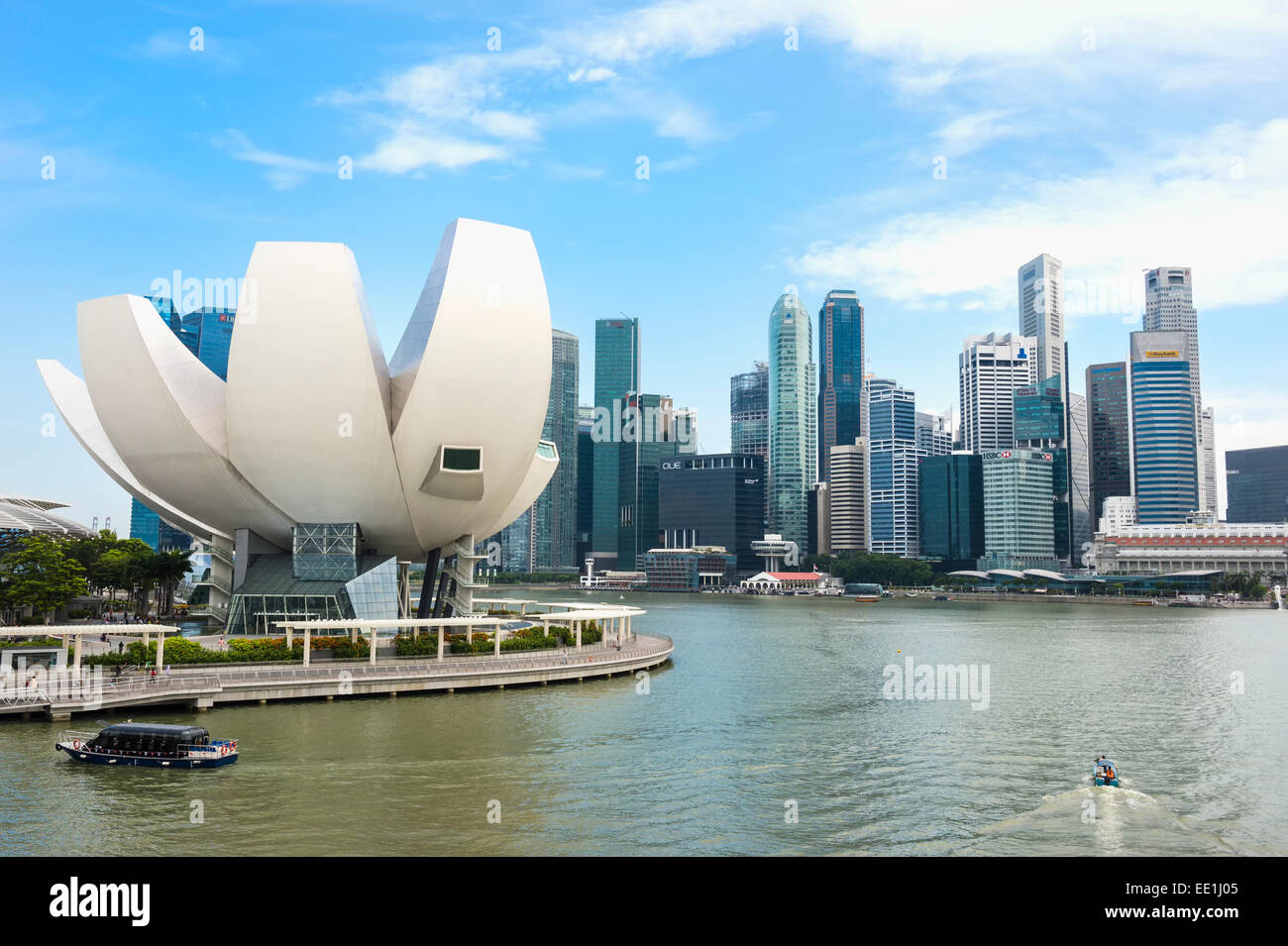 Il Museo della Scienza e dello skyline di Singapore, Singapore, Sud-est asiatico, in Asia Foto Stock