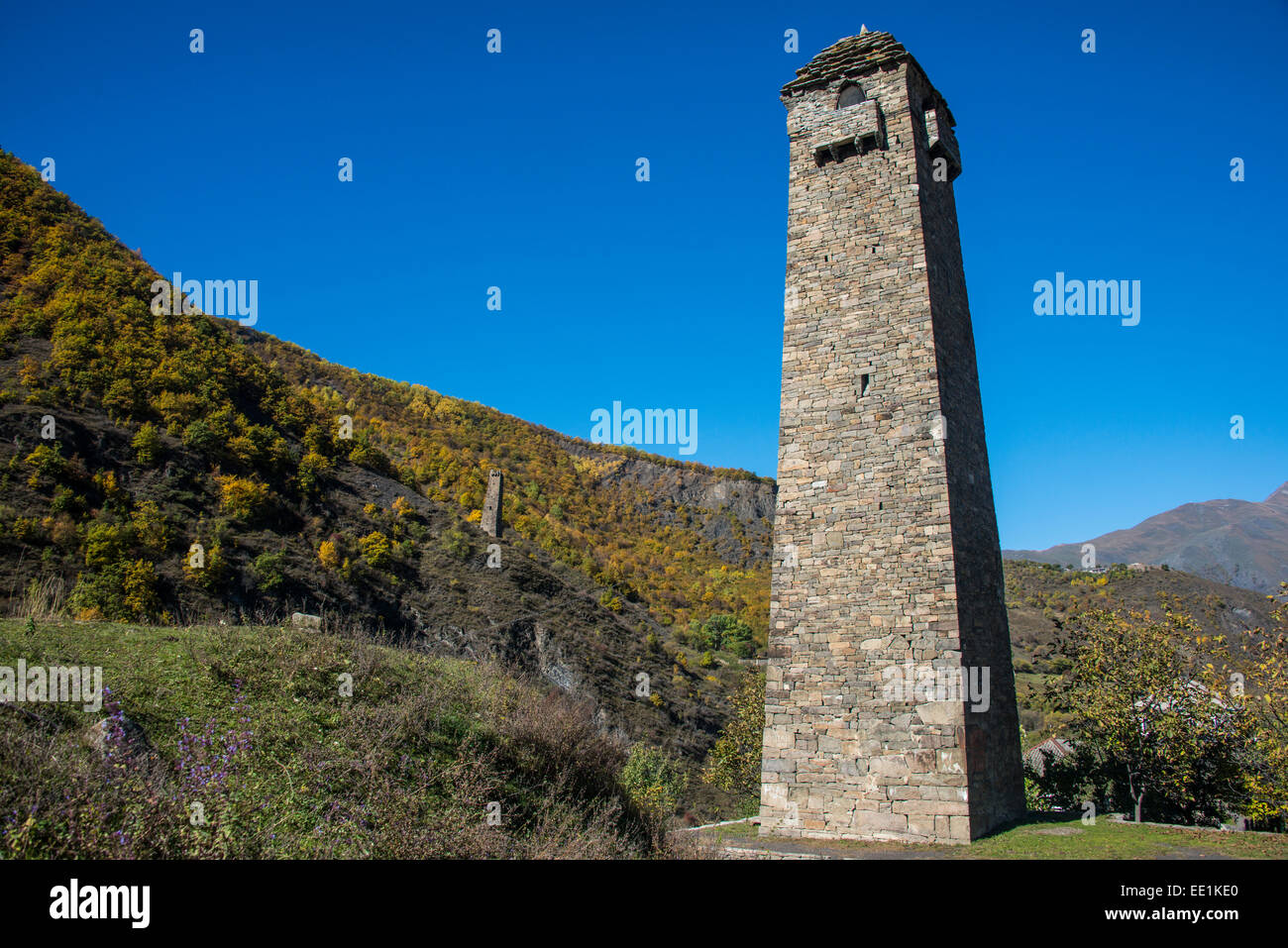 Torri di avvistamento ceceno in i ceceni montagne vicino Itum Kale, Cecenia, Caucaso, Russia, Europa Foto Stock