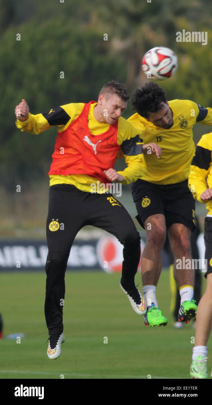 La Manga Club, Spagna. Il 13 gennaio, 2015. Il Borussia Dortmund mattina la sessione di formazione. Mats Hummels (15) Credito: Tony Henshaw/Alamy Live News Foto Stock
