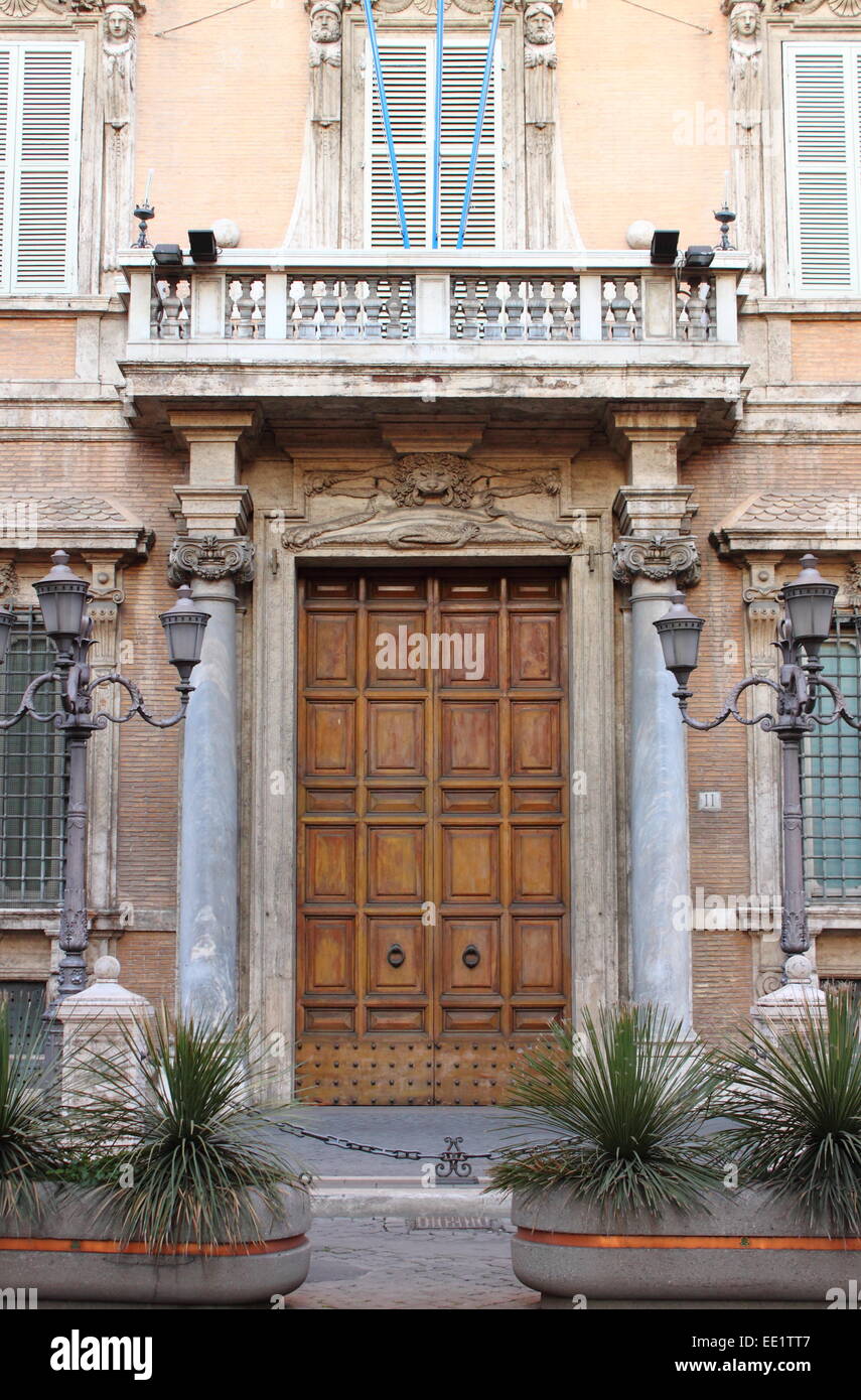 Porta di ingresso del Palazzo Madama, case del Senato della Repubblica Italiana. Roma, Italia Foto Stock