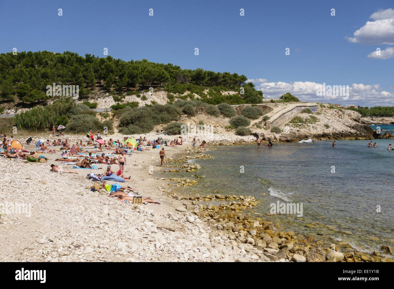 Piccolo cove (Anse de Boumandariel) al Cote Bleue (Costa Azzurra), Sausset les Pins, Bouches du Rhone, PACA, Francia Foto Stock