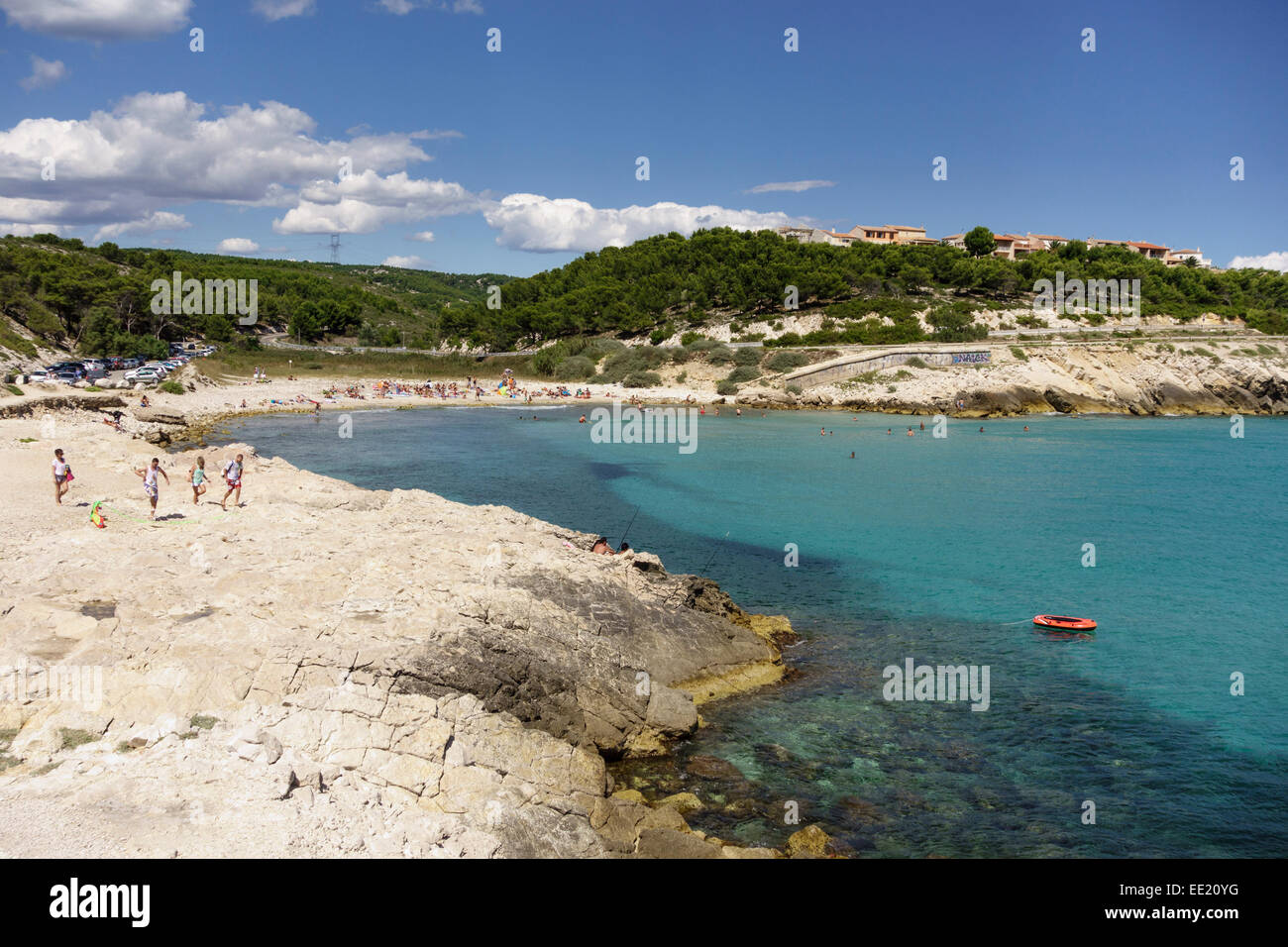 Piccolo cove (Anse de Boumandariel) al Cote Bleue (Costa Azzurra), Sausset les Pins, Bouches du Rhone, PACA, Francia Foto Stock