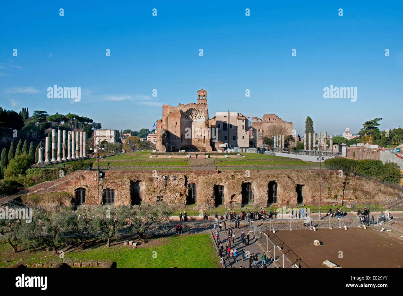 Il Tempio di Venere e Roma (Tempio di Venere e Roma) Roma rovine Forum Romanum Italia Lazio Romano Foto Stock