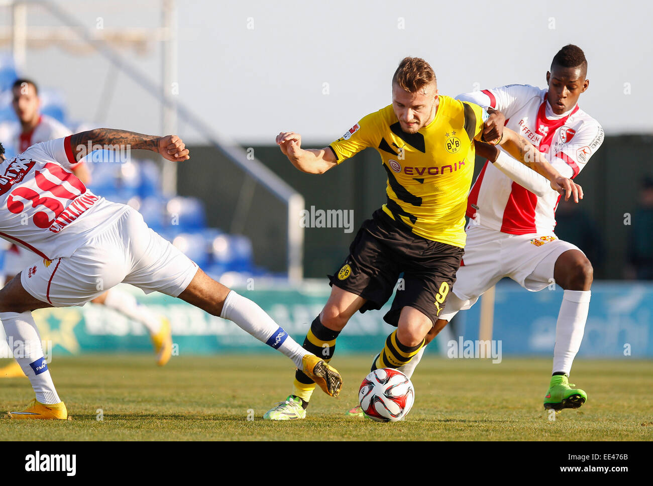 San Pedro del Pinatar, Spagna. Xiii gennaio, 2015. Cordiale incontro di calcio tra il Borussia Dortmund vs FC Sion nell'Arena Pinatar Sport Center. Immobile Credito: ABEL F. ROS/Alamy Live News Foto Stock