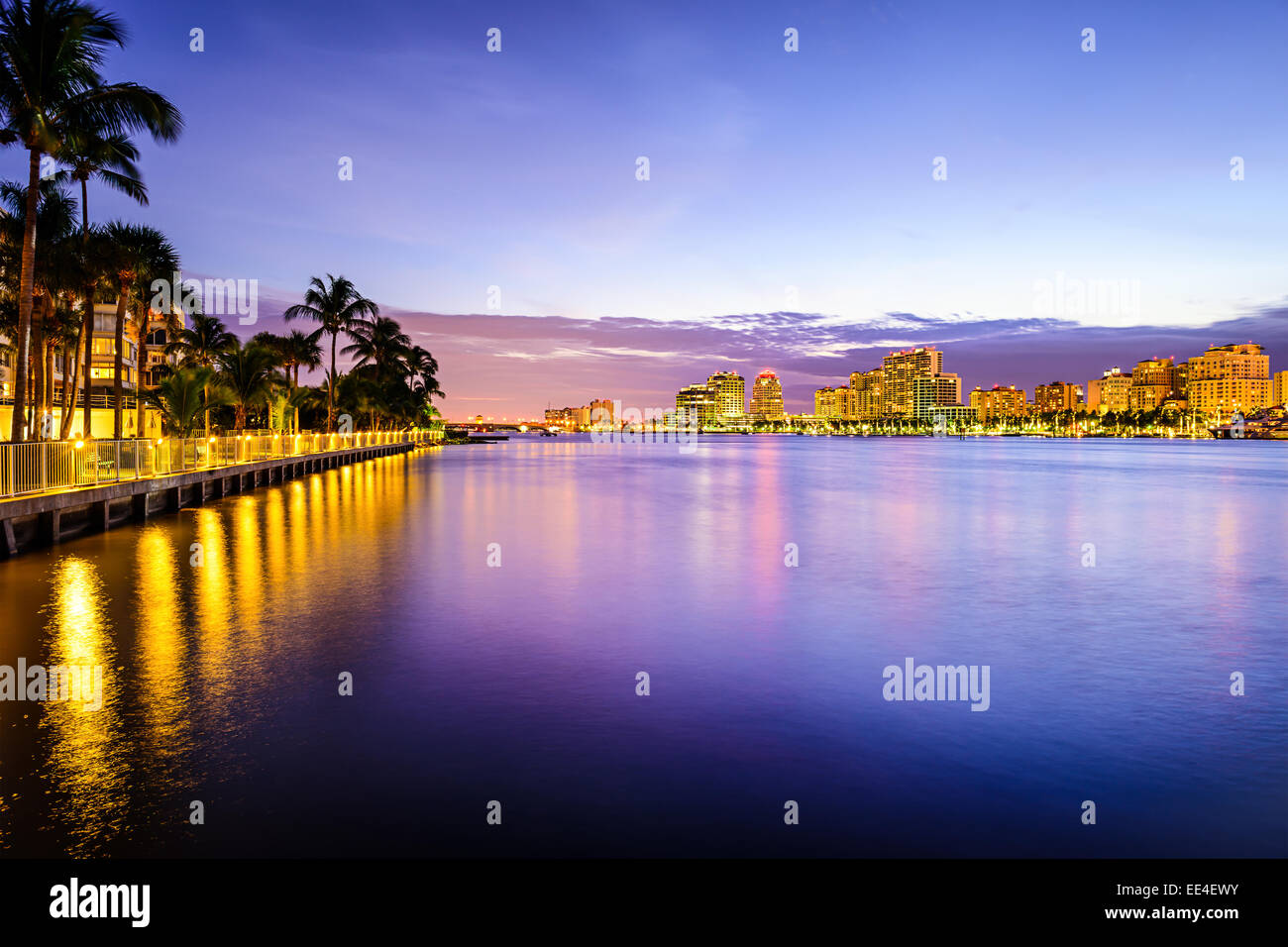 West Palm Beach, Florida cityscape sulla Intracoastal Waterway. Foto Stock