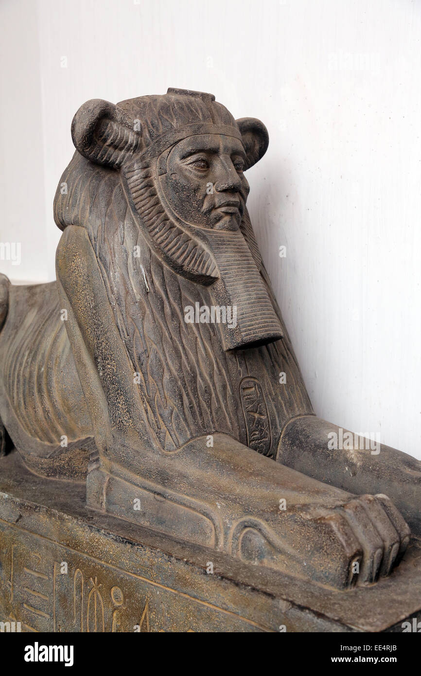 KOLKATA, India - 15 febbraio: Sfinge dalla collezione egizia, Il Museo Indiano in Kolkata, il 15 febbraio 2014 Foto Stock