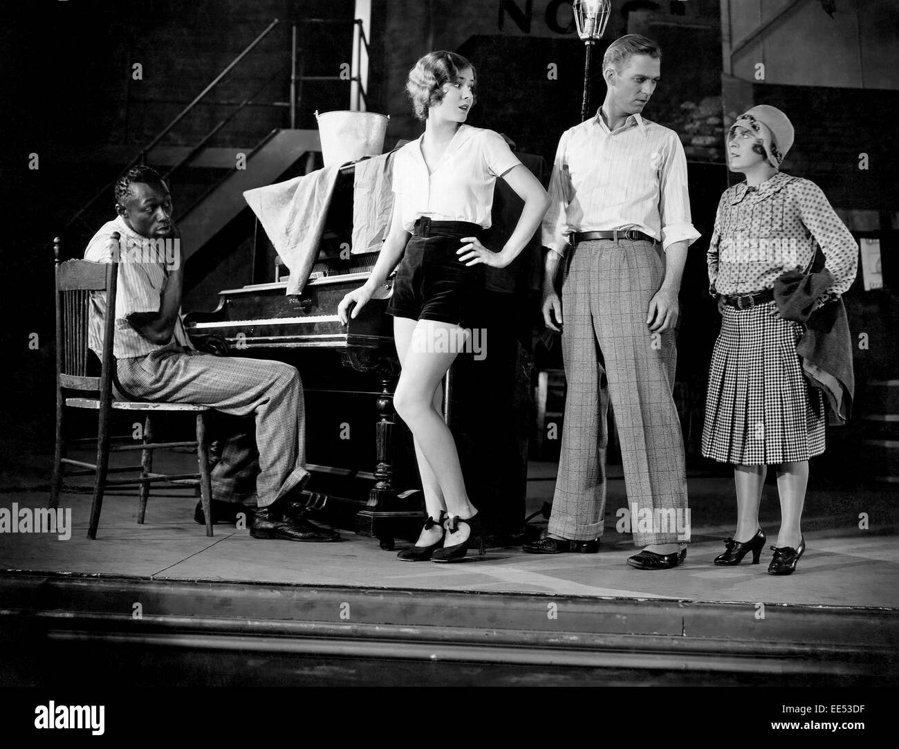 Stepin Fetchit, Mae Clarke, Lee vassoio, Daphne Pollard, sul set del film "Big Time', 1929 Foto Stock