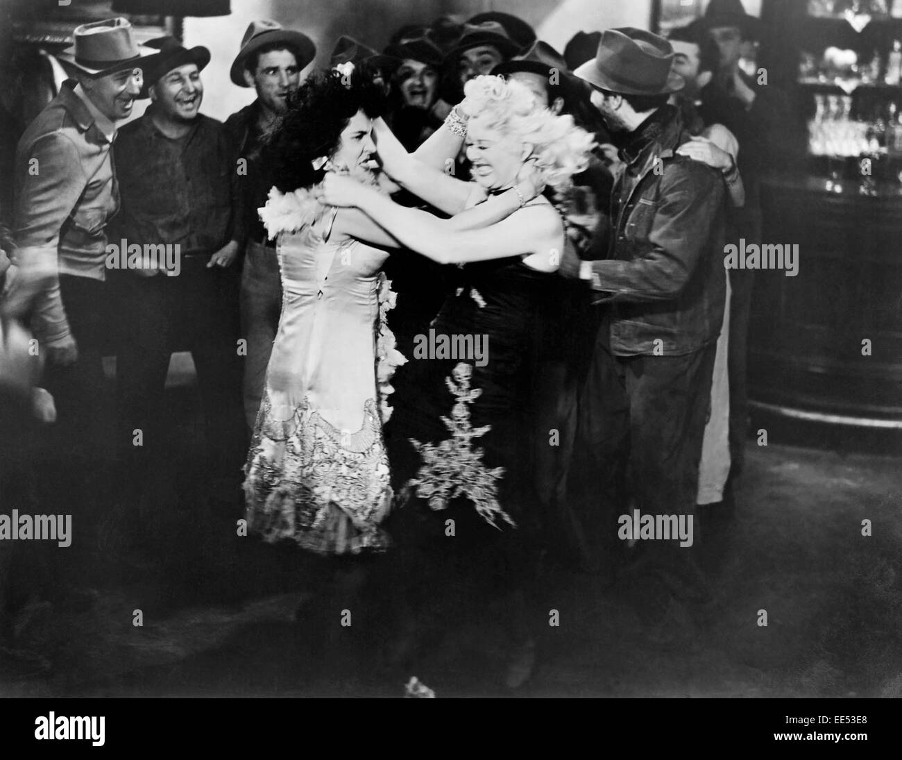 Minna Gombell, Marion Martin, sul set del film, 'Boom Town', 1940 Foto Stock