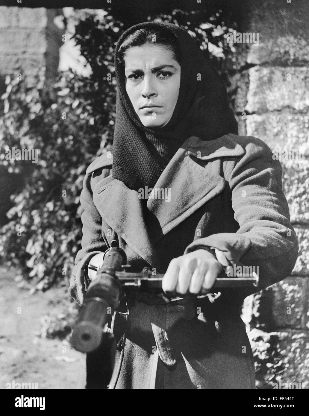 Irene Papas, sul set del film "i cannoni di Navarone', 1961 Foto Stock