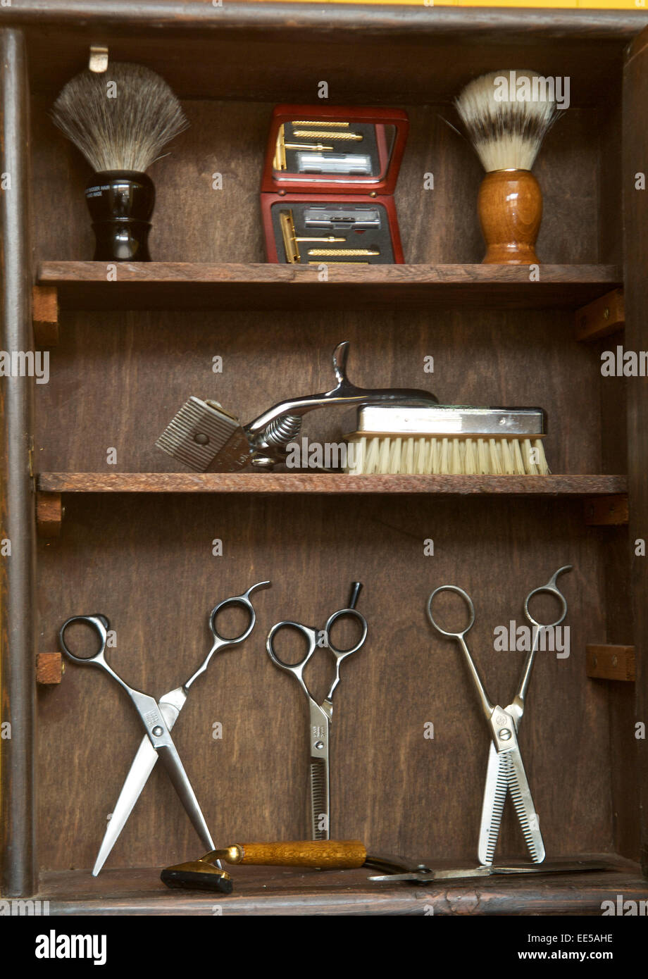 Gli strumenti utilizzati nei tradizionali barbieri shop Foto Stock