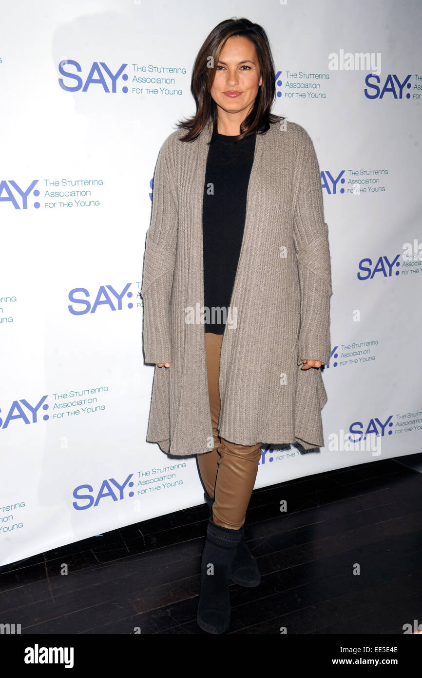 Mariska Hargitay frequenta il terzo anno Paul Rudd All-Star Bowling beneficio alla Lucky Strike Lanes & Lounge on gennaio 12, 2015 in New York City/picture alliance Foto Stock