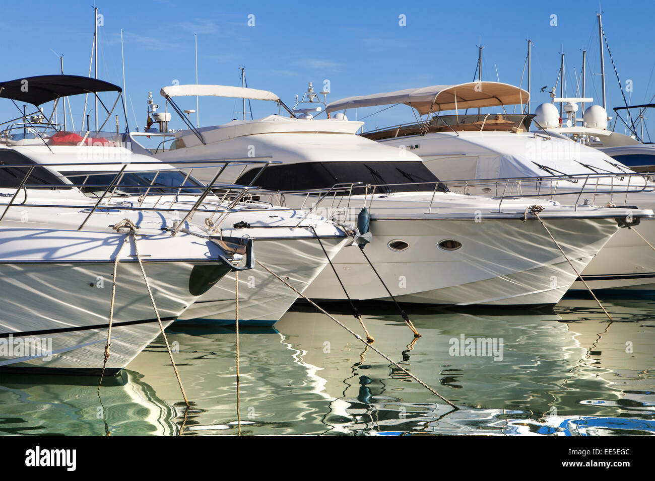 Yacht ormeggiati a Cambrils, Costa Daurada, la Catalogna. Foto Stock