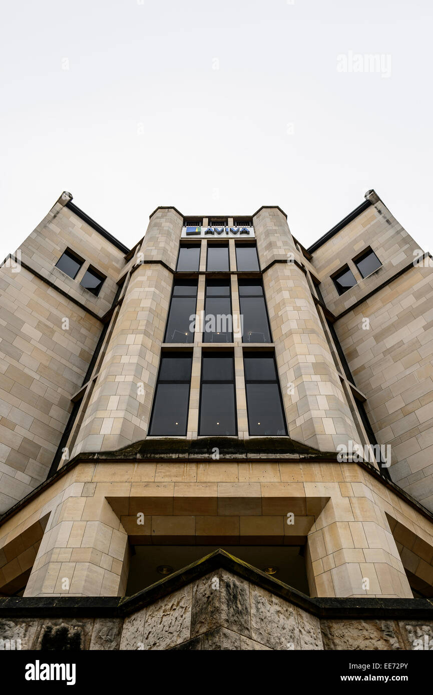 Guardando la facciata della Aviva Insurance Services edificio in York, UK. Foto Stock
