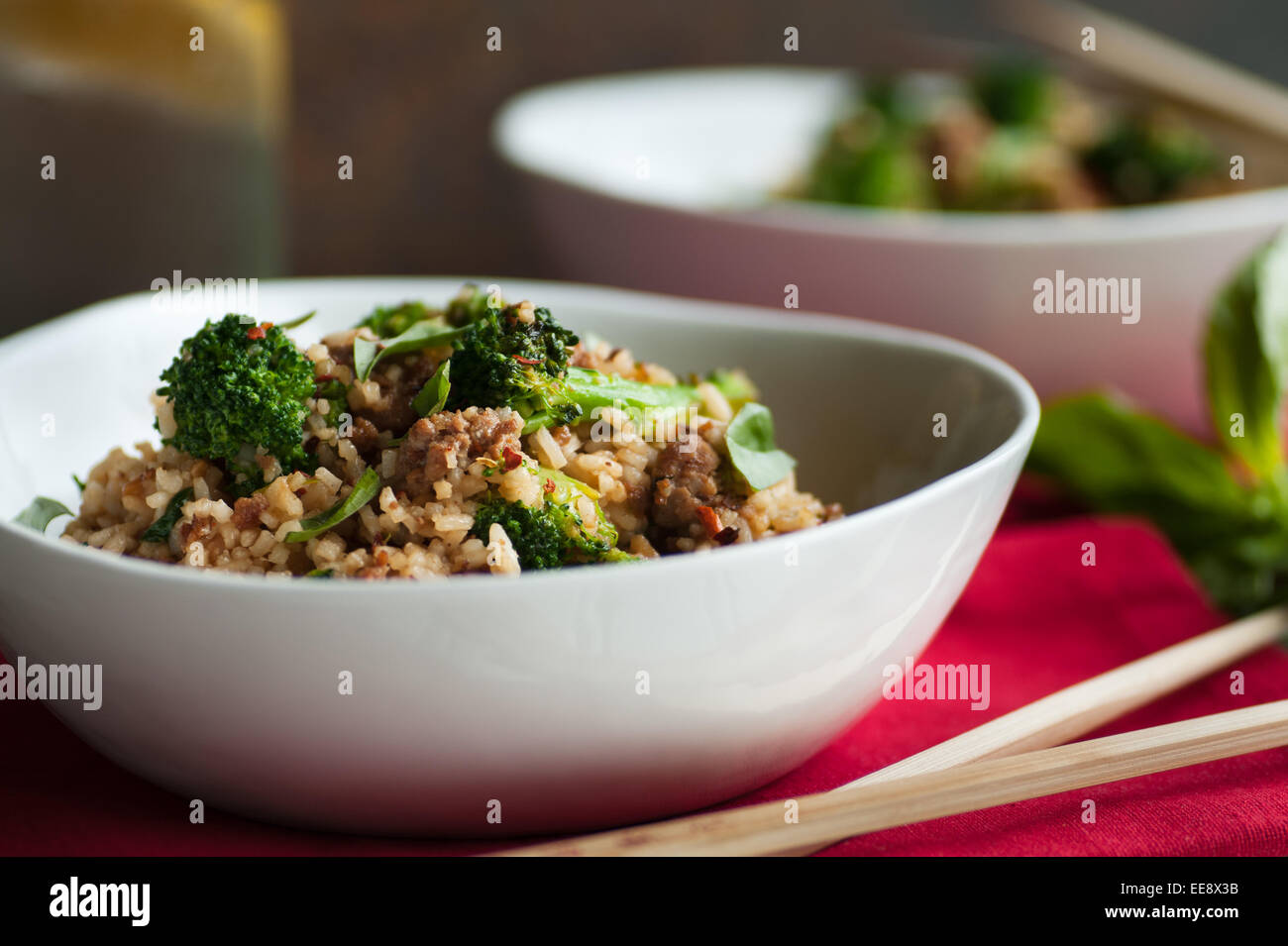 La carne macinata di maiale con broccoli e salsa dolce Foto Stock