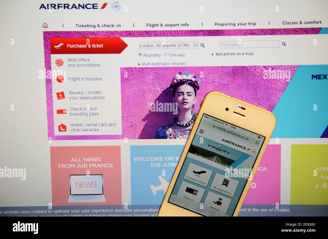 Il sito web di Air France e Iphone Foto Stock