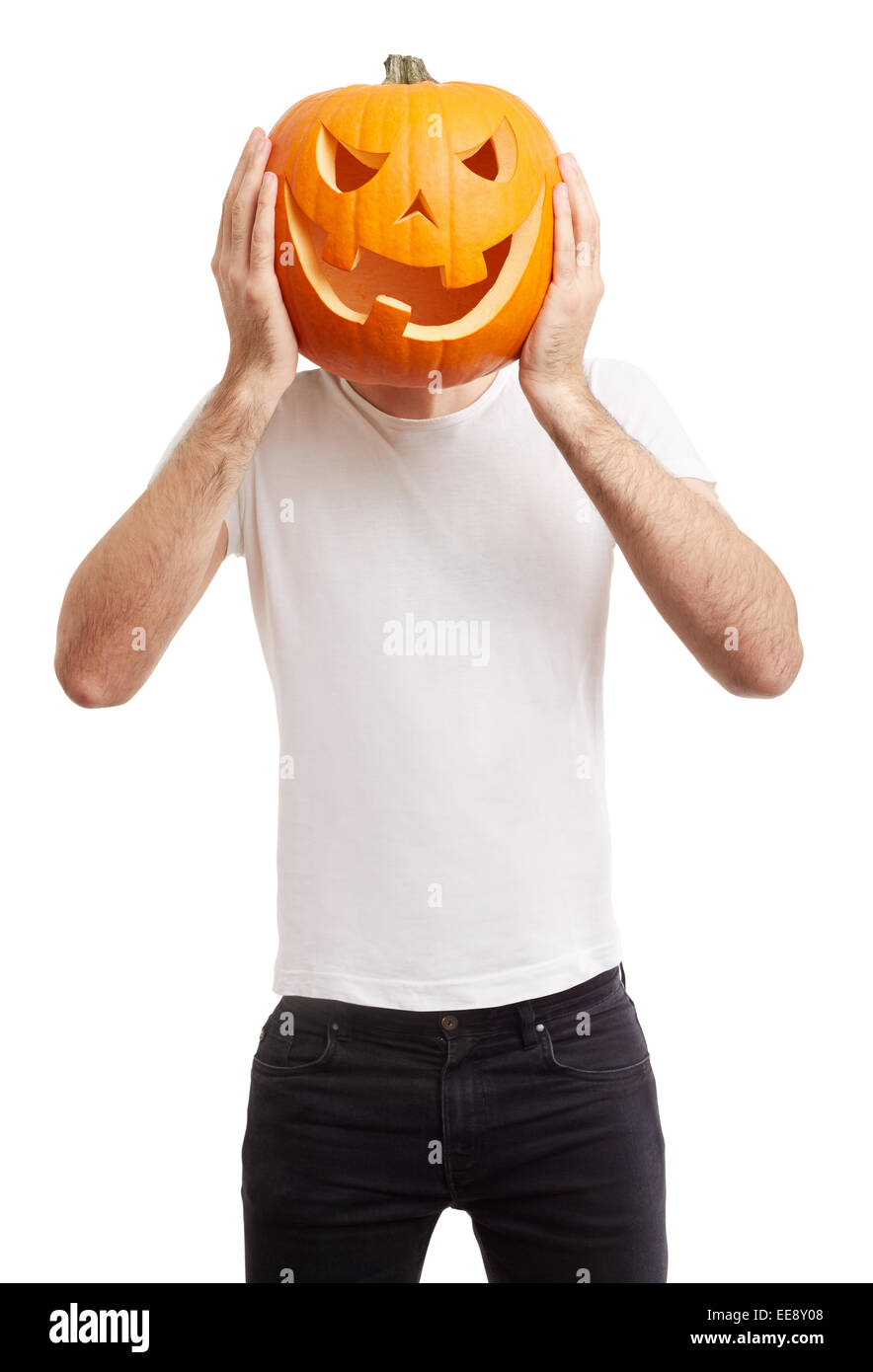 Zucca di Halloween sulla testa di uomo su bianco Foto Stock