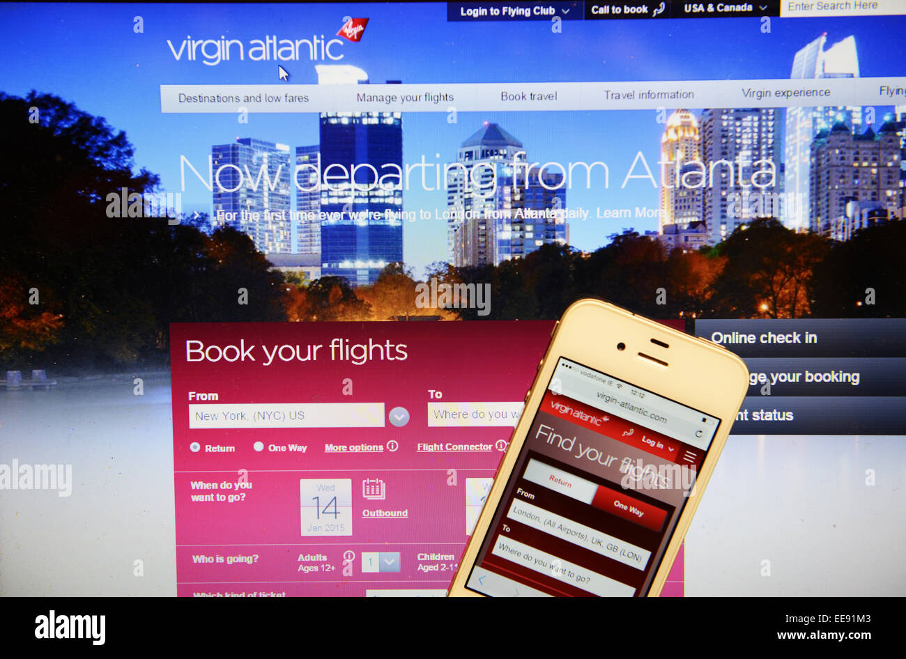 Virgin Atlantic Sito web con Iphone Foto Stock